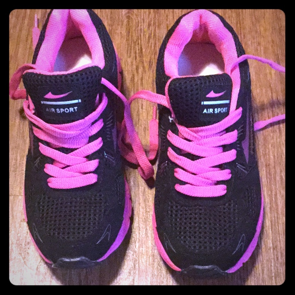 Air sport shoes for walking or for running.